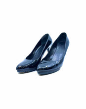Load image into Gallery viewer, GUCCI Size 8.5 Black Patent Leather Pumps

