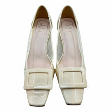 Load image into Gallery viewer, ROGER VIVIER Size 7.5 Ivory Patent Leather Plastic Solid Pumps
