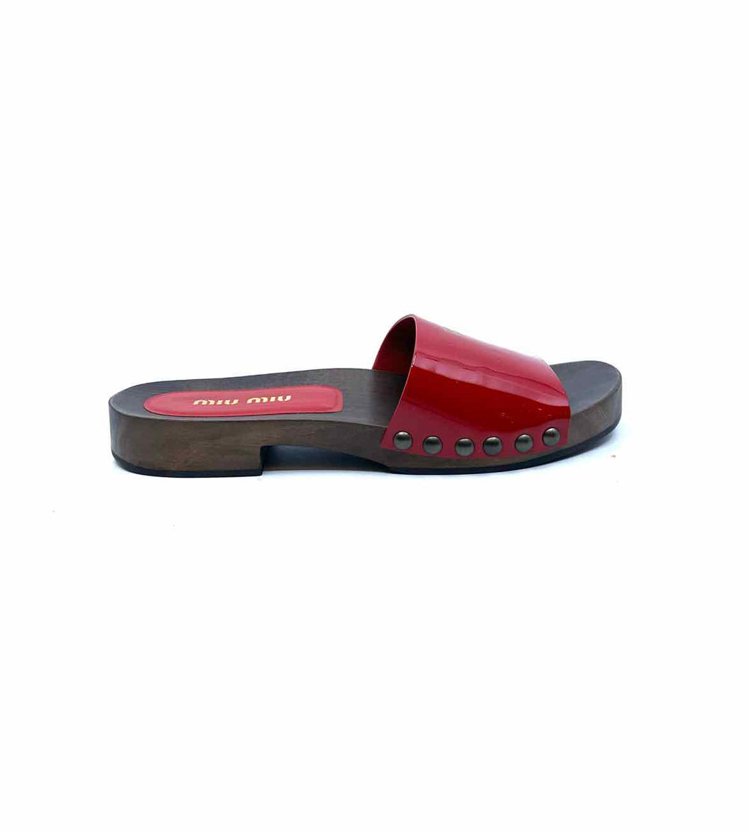 MIU MIU Size 10 Red Patent Leather Solid Sandals