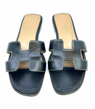 Load image into Gallery viewer, HERMES Size 5 Black Leather Solid Sandals
