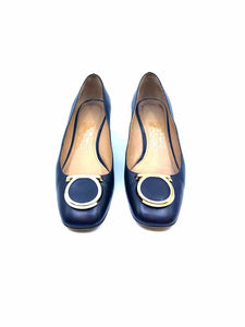 SALVATORE FERRAGAMO Size 6 Brown Leather Solid Pumps