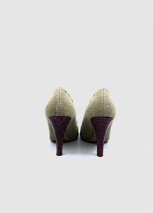 PRADA Size 9 Red, Beige Canvas Crocodile Solid Pumps
