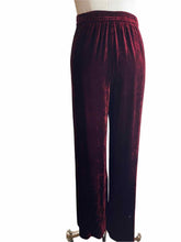 Load image into Gallery viewer, ETRO Size 2 Wine Velvet Solid Pants
