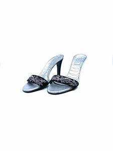 GUCCI Size 7.5 Silver Leather Solid Sandals