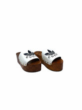 Load image into Gallery viewer, GUCCI Size 9 White, black Slide

