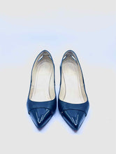 Load image into Gallery viewer, CHRISTIAN LOUBOUTIN Size 9 Black Leather Pumps
