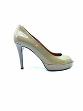 Load image into Gallery viewer, GUCCI Taupe Patent Leather Pumps Size 8
