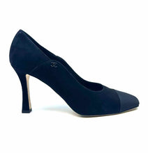 Load image into Gallery viewer, CHANEL Size 8.5 Black Suede Solid Pumps
