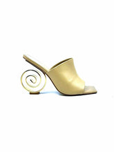 Load image into Gallery viewer, CULT GAIA Size 8 Beige Mules
