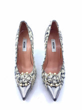 Load image into Gallery viewer, MOSCHINO Size 7.5 Silver, Cream Tweed Solid Pumps

