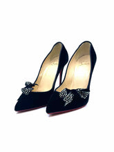 Load image into Gallery viewer, CHRISTIAN LOUBOUTIN Size 7.5 Black Velvet Solid Pumps
