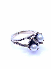 Load image into Gallery viewer, Gold Pearl Ring
