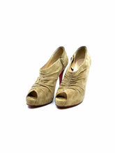 Load image into Gallery viewer, CHRISTIAN LOUBOUTIN Size 9 Tan Suede Ankle Boot
