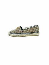 Load image into Gallery viewer, GUCCI Size 9 Beige Canvas Flats
