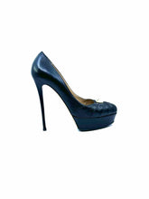 Load image into Gallery viewer, VALENTINO Size 9.5 Black Leather Pumps
