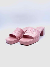 Load image into Gallery viewer, GUCCI Size 10 Pink Rubber Solid Sandals
