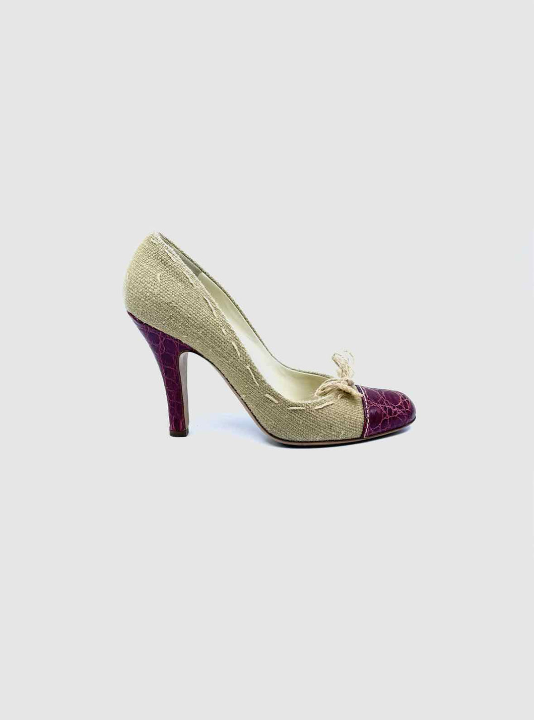 PRADA Size 9 Red, Beige Canvas Crocodile Solid Pumps