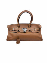Load image into Gallery viewer, HERMES Caramel Leather Pebble Handbag
