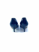 Load image into Gallery viewer, JIMMY CHOO Size 7.5 Pumps
