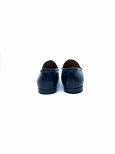 Load image into Gallery viewer, GUCCI Size 7 Black Leather Solid Flats
