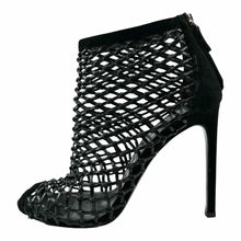 Load image into Gallery viewer, GUCCI Leather Ankle Boot | 9.5
