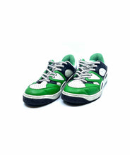 Load image into Gallery viewer, GUCCI Size 5 Black, Green, White Sneakers

