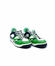 Load image into Gallery viewer, GUCCI Size 5 Black, Green, White Sneakers
