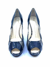 Load image into Gallery viewer, GIUSEPPE ZANOTTI Size 9 Black &amp; Beige Patent Leather Pumps
