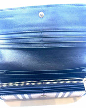 Load image into Gallery viewer, BURBERRY Black &amp; Beige Wallet
