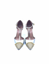 Load image into Gallery viewer, GUCCI Size 7 Silver Leather Pumps
