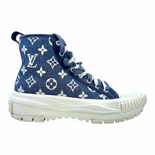 Load image into Gallery viewer, LOUIS VUITTON Size 8 Blue, white Denim Monogram Sneakers
