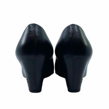Load image into Gallery viewer, CHANEL Leather Pumps | 7.5
