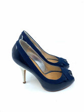 Load image into Gallery viewer, GIUSEPPE ZANOTTI Size 6 Black Pumps

