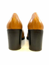 Load image into Gallery viewer, GUCCI Size 8 Camel Leather Solid Pumps

