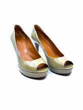Load image into Gallery viewer, GUCCI Taupe Patent Leather Pumps Size 8
