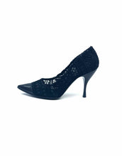 Load image into Gallery viewer, DOLCE &amp; GABBANA Size 9 Black Lace Pumps
