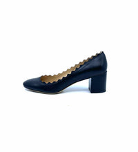 Load image into Gallery viewer, CHLOE Size 10 Black Leather Solid Pumps
