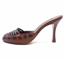 Load image into Gallery viewer, MANOLO BLAHNIK Size 6.5 Camel Leather Solid Sandals
