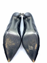 Load image into Gallery viewer, BOTTEGA VENETA Black Leather Pumps | 7
