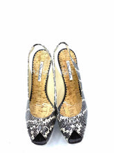 Load image into Gallery viewer, OSCAR DE LA RENTA Snakeskin Pumps | 9.5 - Labels Luxury
