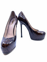 Load image into Gallery viewer, YVES SAINT LAURENT Size 7 Brown Patent Leather Pumps
