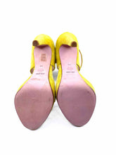 Load image into Gallery viewer, VIKTOR &amp; ROLF Size 8 Yellow Suede Sandals
