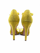 Load image into Gallery viewer, VIKTOR &amp; ROLF Size 10 Yellow Suede Sandals

