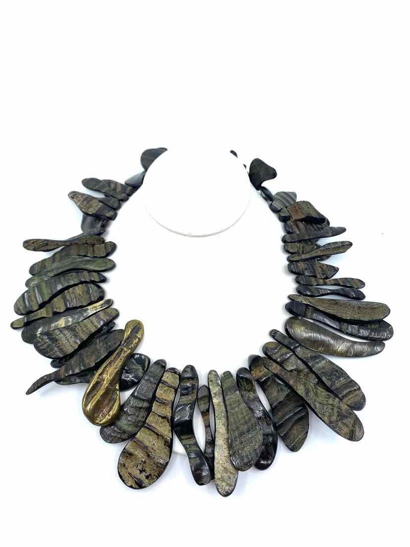 MONIES Black & Green Necklace