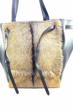 Load image into Gallery viewer, CELINE Black &amp; beige Leather Goat Handbag
