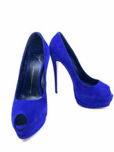 Load image into Gallery viewer, GIUSEPPE ZANOTTI Size 9 Violet Suede Solid Pumps
