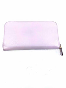 SALVATORE FERRAGAMO Light Pink Leather Solid Wallet