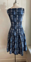 Load image into Gallery viewer, OSCAR DE LA RENTA Size 6 Black &amp; Blue Abstract Dress
