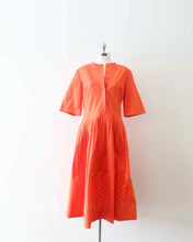 Load image into Gallery viewer, OSCAR DE LA RENTA Size M Red Dress
