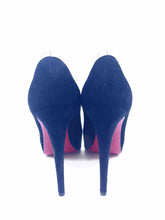 Load image into Gallery viewer, CHRISTIAN LOUBOUTIN Size 7 Black, Cream Suede Solid Pumps
